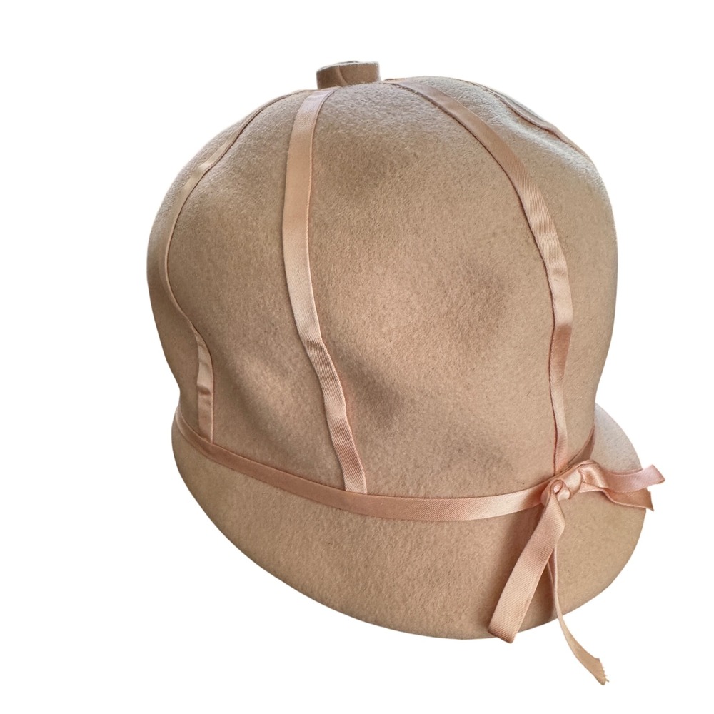 Vintage Valerie Modes Peach Wool Felt Cloche Hat Satin Ribbon Bow 1950s Coquette